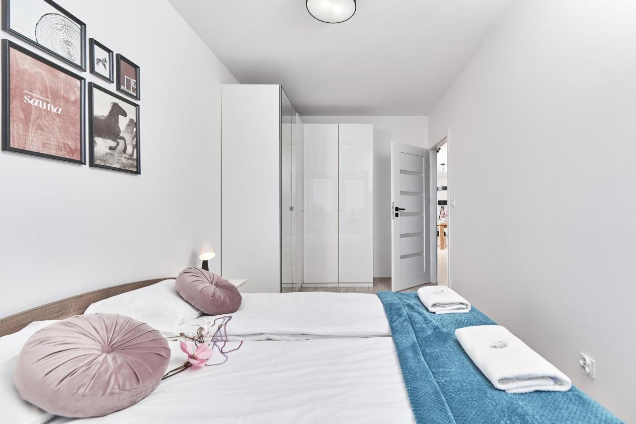 Exclusive Apartments Teczowa With Underground Parking By Noclegi Renters Wroclaw Exterior photo
