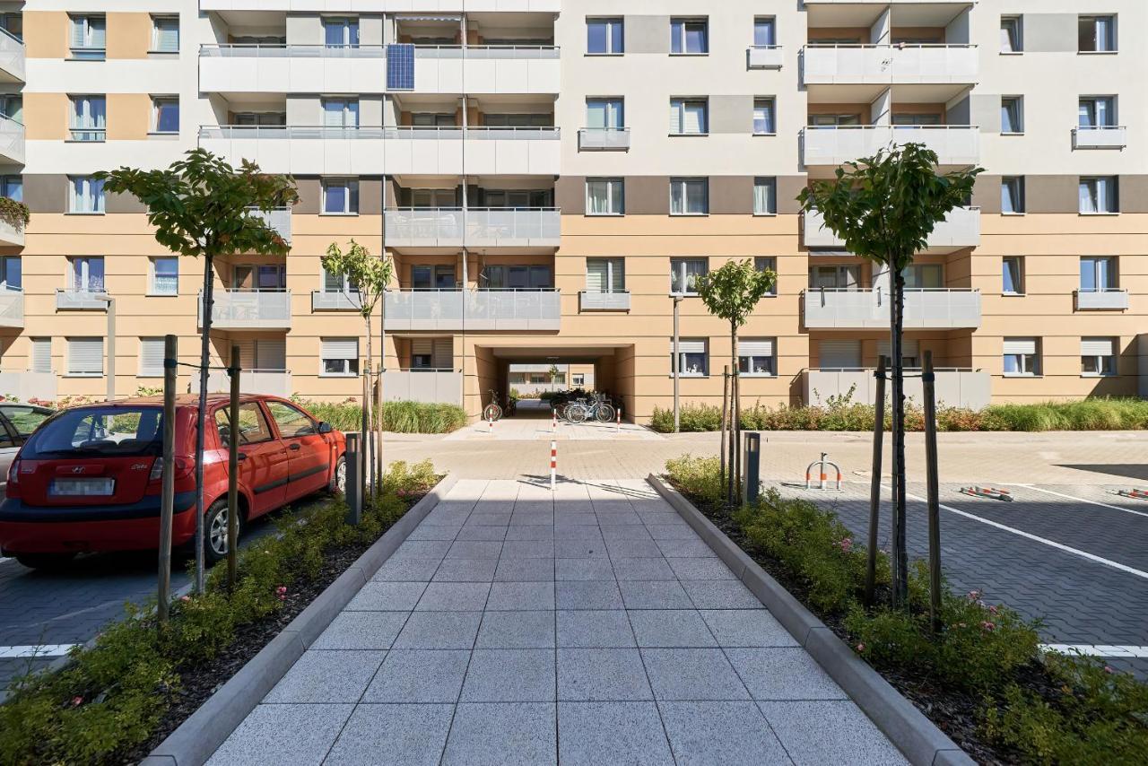 Exclusive Apartments Teczowa With Underground Parking By Noclegi Renters Wroclaw Exterior photo