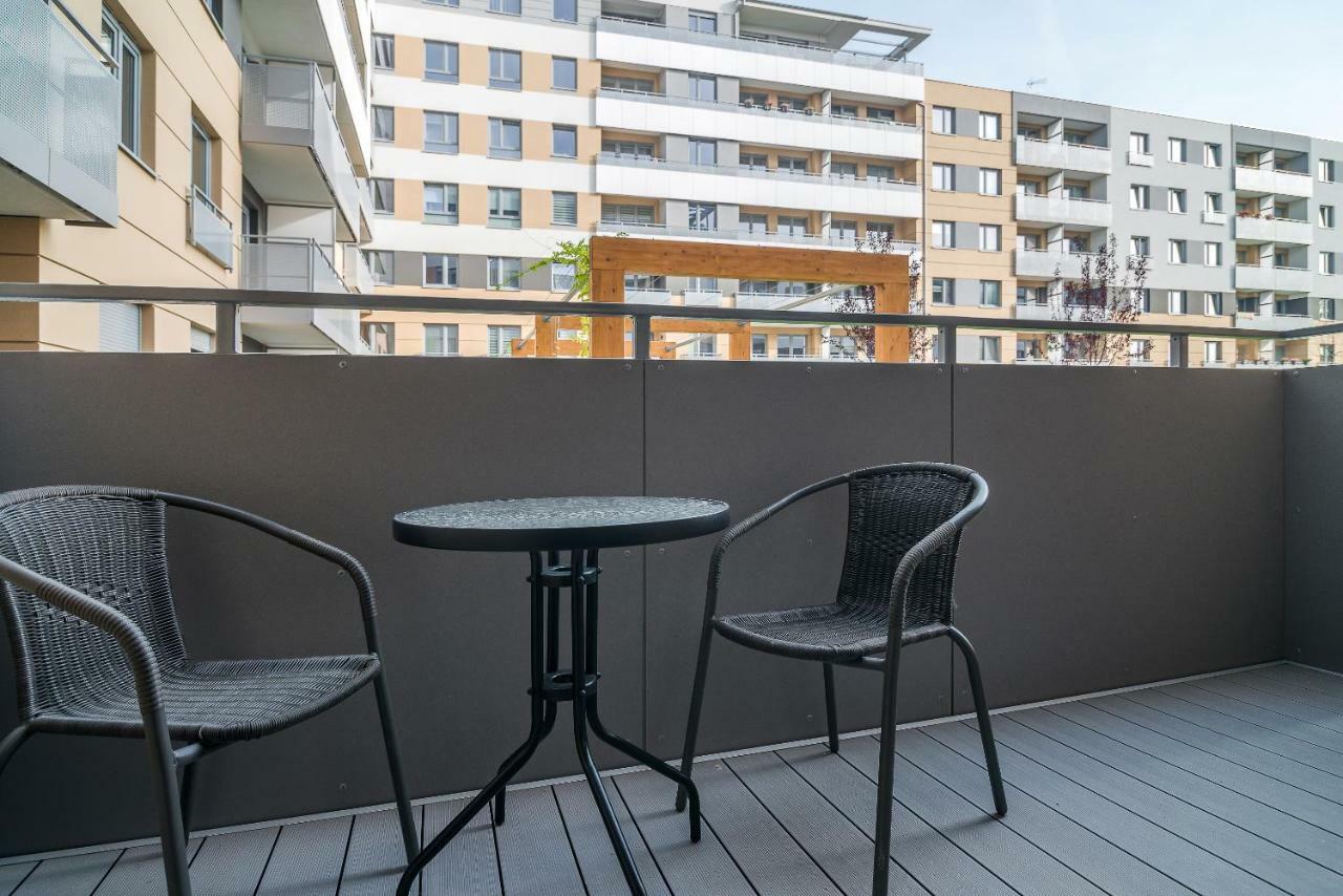 Exclusive Apartments Teczowa With Underground Parking By Noclegi Renters Wroclaw Exterior photo