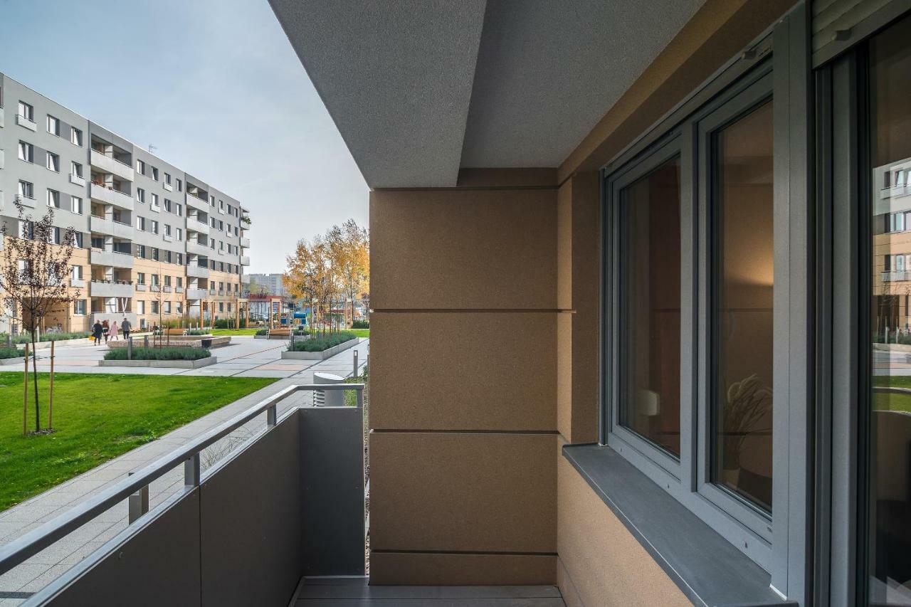 Exclusive Apartments Teczowa With Underground Parking By Noclegi Renters Wroclaw Exterior photo